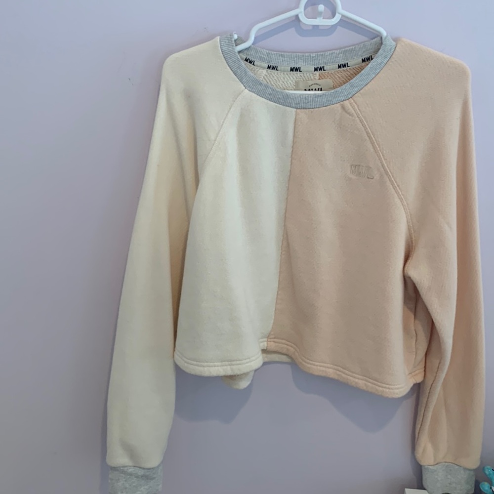 Woman’s cropped Madewell crewneck!